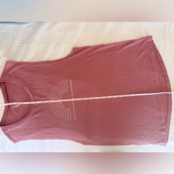 Vuori Investment in Happiness Muscle Tank Top Sleeveless Mauve Pink Large Sun - Picture 5 of 8